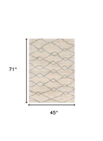 4' X 6' Ivory And Gray Chain Distressed Area Rug