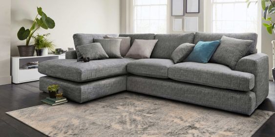 4' X 6' Gray And Ivory Diamond Area Rug